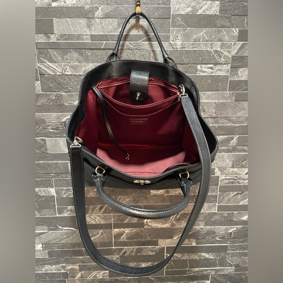 Chanel Black Caviar Leather Top Handle Executive Cerf Tote Bag - Picture 10 of 17